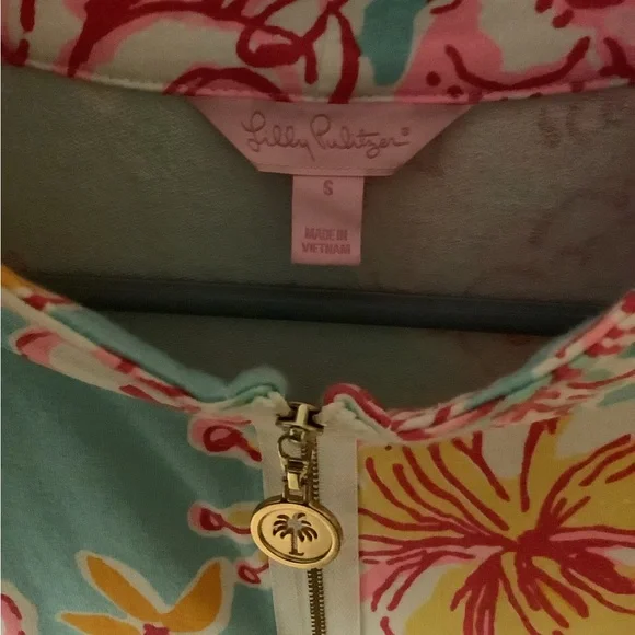 Lilly Pulitzer zipped front pullover size small - Picture 2 of 2